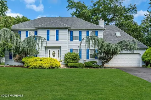 7 Crest Rd, Jackson, NJ 08527