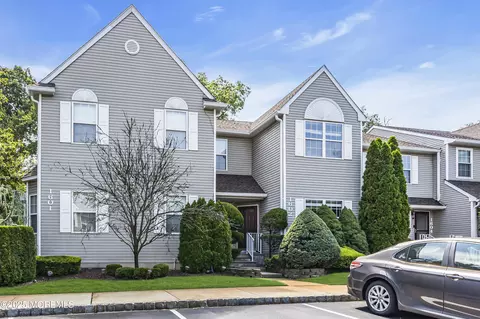 1602 Wagon Wheel Ct, Freehold, NJ 07728
