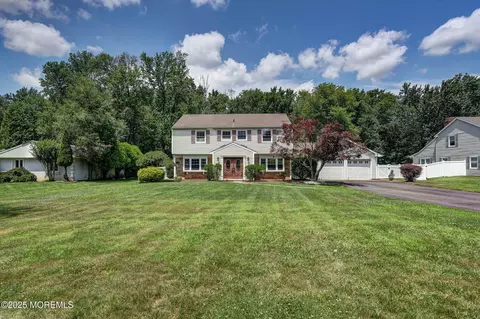 25 Forman Ln, Manalapan, NJ 07726
