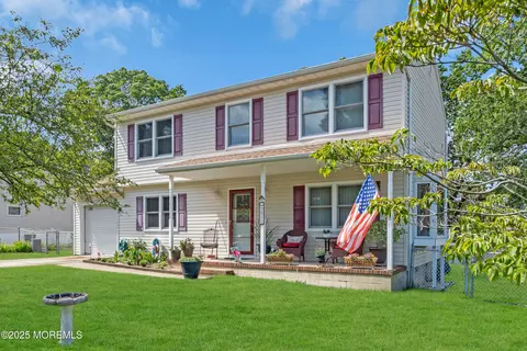 2010 Pine Meadow Ave, Toms River, NJ 08753