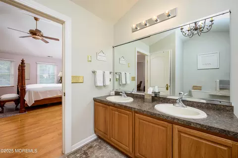 Bath - 235 Leesville Rd, Jackson, NJ 08527 photo 3 of 6