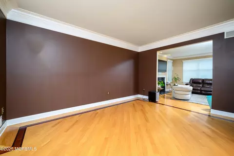 Living - 235 Leesville Rd, Jackson, NJ 08527 photo 2 of 3