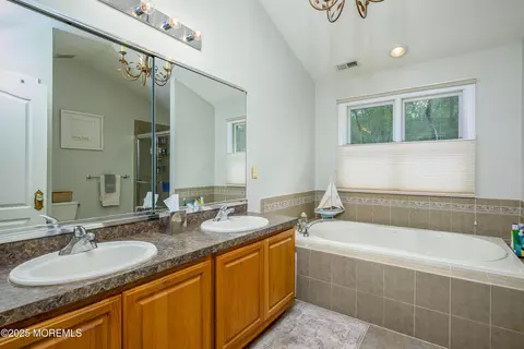 Bath - 235 Leesville Rd, Jackson, NJ 08527 photo 4 of 6