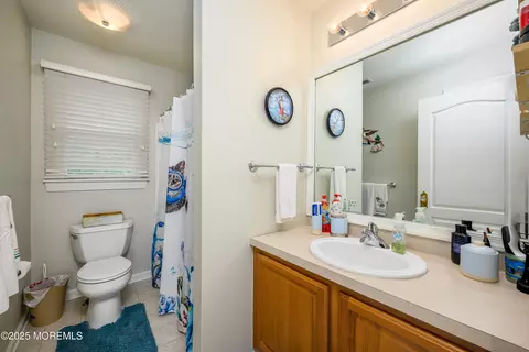 Bath - 235 Leesville Rd, Jackson, NJ 08527 photo 2 of 6