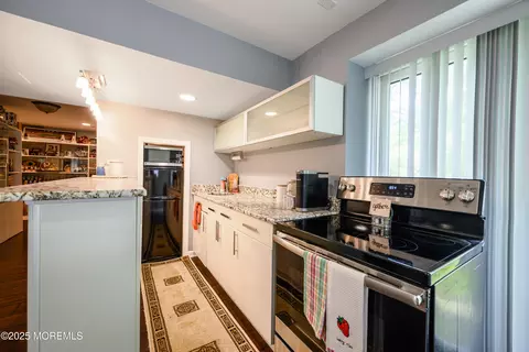 Kitchen - 235 Leesville Rd, Jackson, NJ 08527 photo 3 of 3