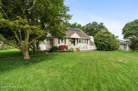529 Smith Dr, Point Pleasant, NJ 08742