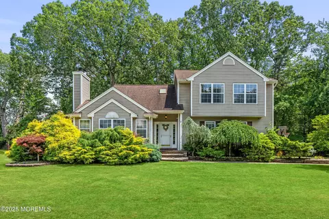 30 Teakwood Dr, Jackson, NJ 08527