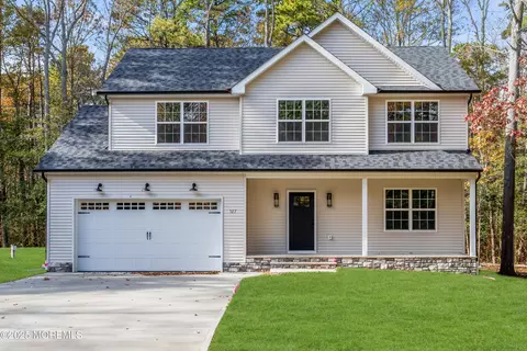 127 Rogers St, Bayville, NJ 08721