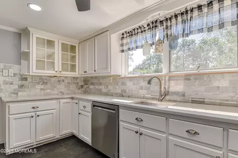 48 Washington Ave, Middletown, NJ 07748 photo 12