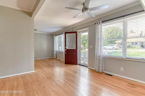 48 Washington Ave, Middletown, NJ 07748 photo 2