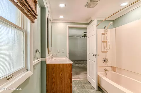 48 Washington Ave, Middletown, NJ 07748 photo 15