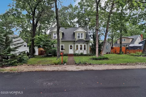 742 Tappan St, Forked River, NJ 08731
