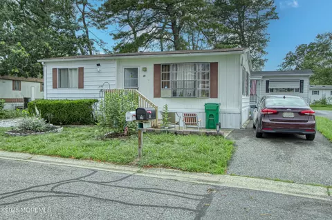 36 Beaver Ave, Whiting, NJ 08759