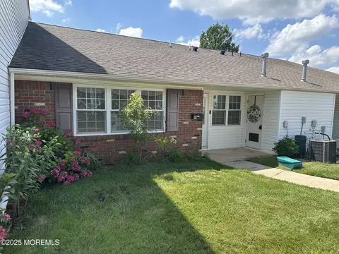 9 Maine Ct #741, Matawan, NJ 07747