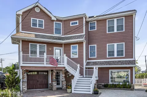 36 Joy Rd, Manahawkin, NJ 08050