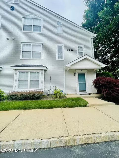 25 Watson Ct, Howell, NJ 07731