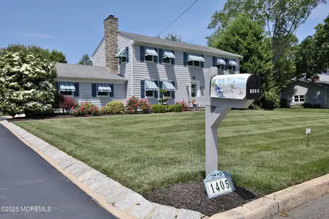 1405 Rockafeller Dr, Wall, NJ 07719