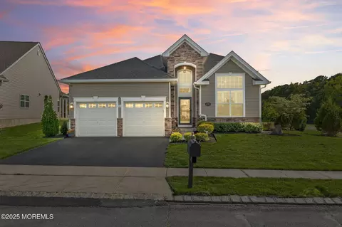 2 Haley Cir, Barnegat, NJ 08005