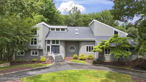 42 Nikki Ct, Morganville, NJ 07751