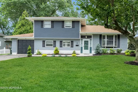 24 Willow Brook Rd, Freehold, NJ 07728