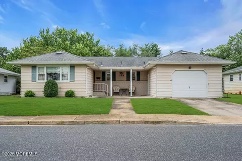 119 Barbados Dr S, Toms River, NJ 08757
