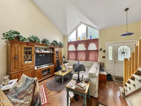 9 Sami Dr, Howell, NJ 07731 photo 5