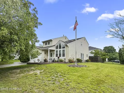 9 Sami Dr, Howell, NJ 07731 photo 2