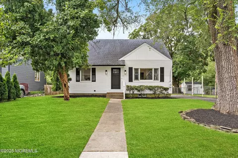 35 Waldron Rd, Allentown, NJ 08501