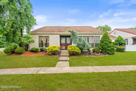 628 Stamford Ct # A, Manchester, NJ 08759