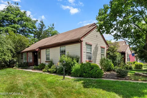 153 Concordia Cir # D, Monroe, NJ 08831