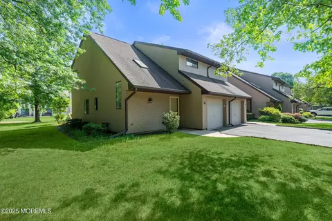50 Lenape Trl, Tinton Falls, NJ 07724
