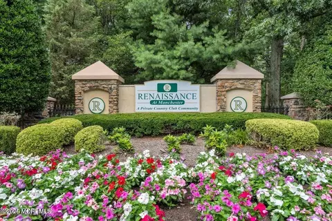 17 Tuscany Cir, Manchester, NJ 08759