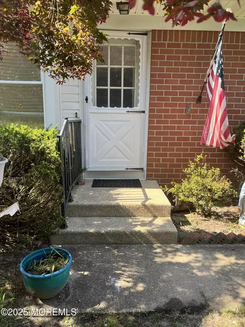 6 Potomac Ln # D, Manchester, NJ 08759