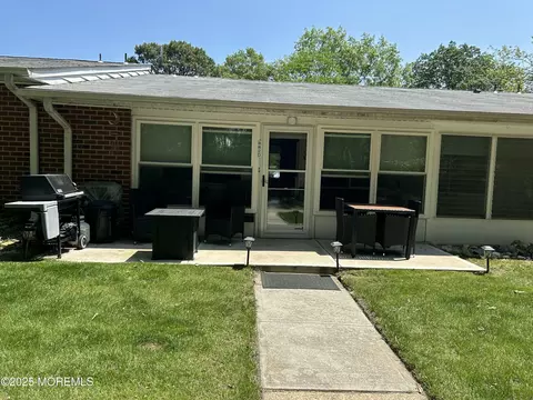 882 Balmoral Ct #D, Lakewood, NJ 08701