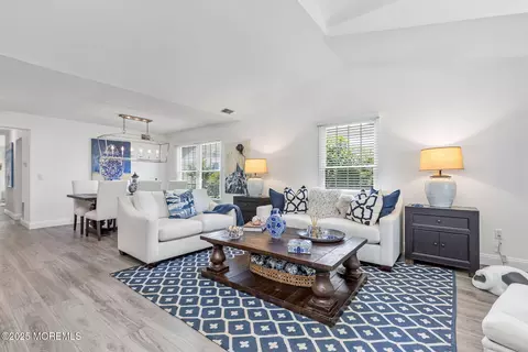 2254 S Chanticleer Ct, Toms River, NJ 08755