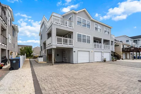 507 Amber St #B, Beach Haven, NJ 08008