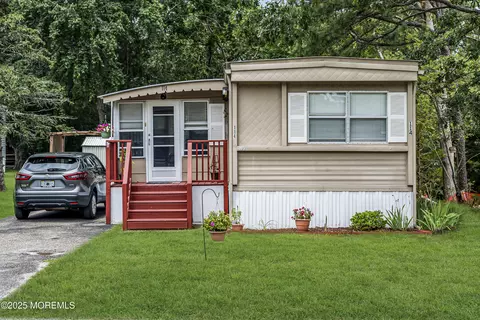 114 Redwood Dr, Barnegat, NJ 08005