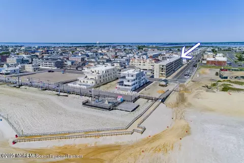 51 Hiering Ave #D9, Seaside Heights, NJ 08751