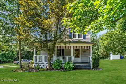 660 Herbertsville Rd, Brick, NJ 08724