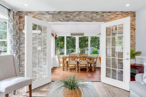 Exterior - 1 Cedar Ave, Rumson, NJ 07760 photo 3 of 12