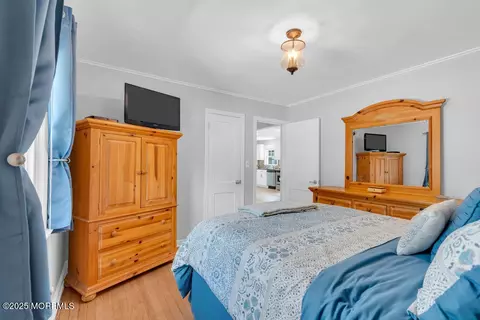 Bedroom - 1 Cedar Ave, Rumson, NJ 07760 photo 2 of 3