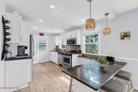 Kitchen - 1 Cedar Ave, Rumson, NJ 07760 photo 2 of 4