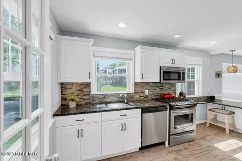 Kitchen - 1 Cedar Ave, Rumson, NJ 07760 photo 3 of 4