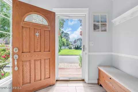 Entry Way - 1 Cedar Ave, Rumson, NJ 07760 photo 1 of 2