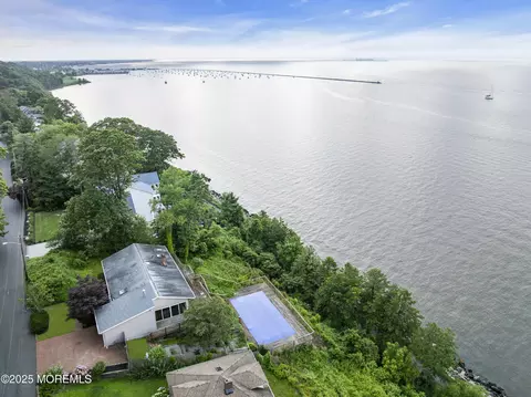 38 Bayside Dr, Atlantic Highlands, NJ 07716