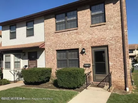 101 Village Green Way, Hazlet, NJ 07730