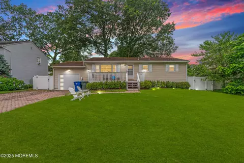 188 Belmar Ave, Oakhurst, NJ 07755