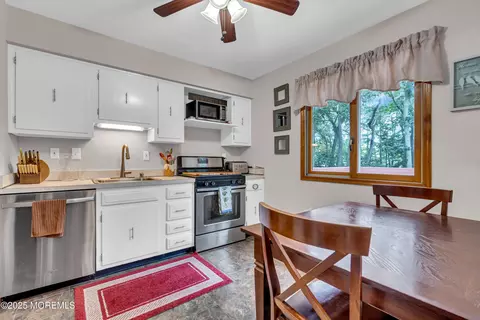 Kitchen - 5 Partree Rd, Jackson, NJ 08527 photo 3 of 3