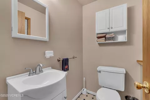 Bath - 5 Partree Rd, Jackson, NJ 08527 photo 2 of 2