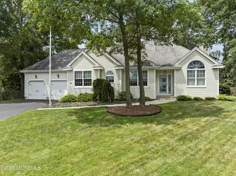 116 Tuna Ct, Manahawkin, NJ 08050